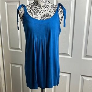 Cable & Gauge Blue Sleeveless Top with Tie Straps M